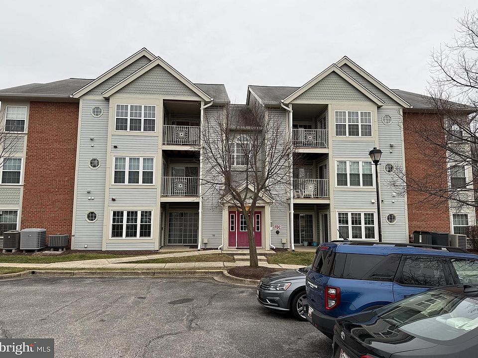 1st image of 312 Blue Water Ct Unit 202