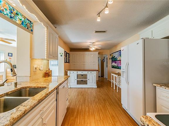 5th image of 9873 37th St N