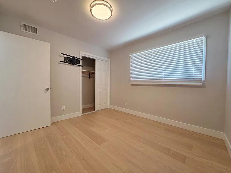 Mullens Dr — Photo 3