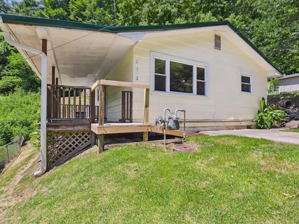 212 Jennifer Dr, Paintsville, KY 41240