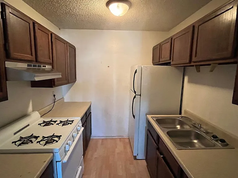 2137 White St — Photo 4