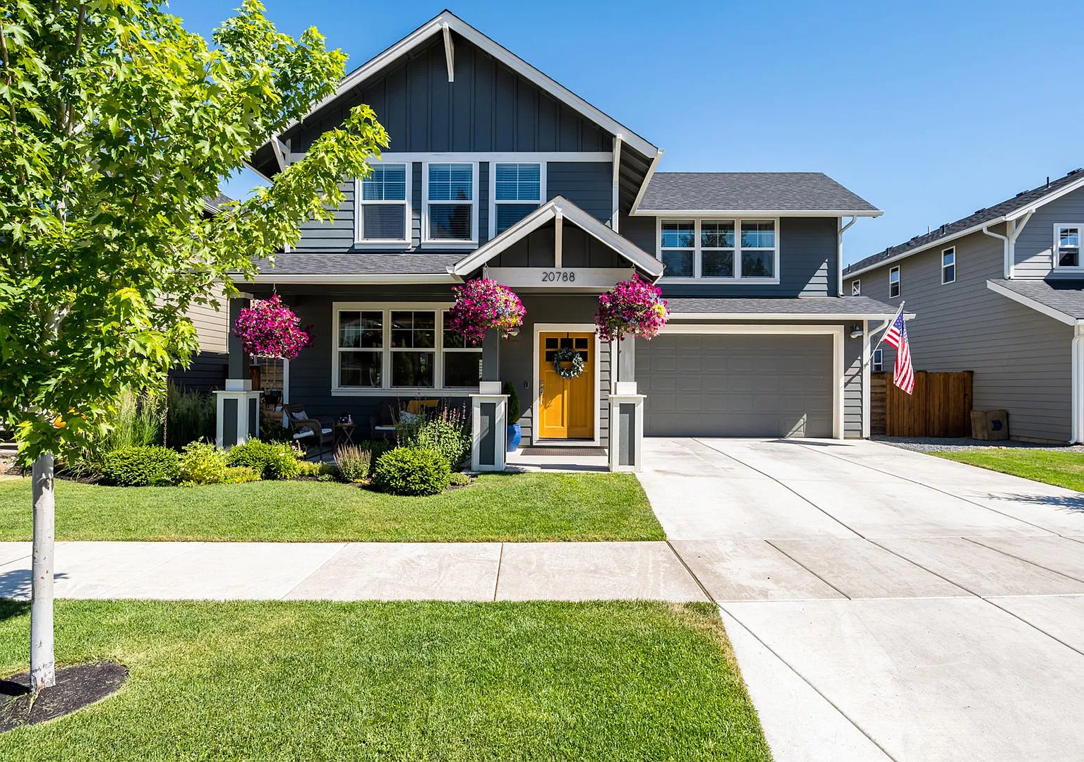 Stunning 4 bedroom home with an office, fenced yard, and farmhouse accents throughout. — Photo 2