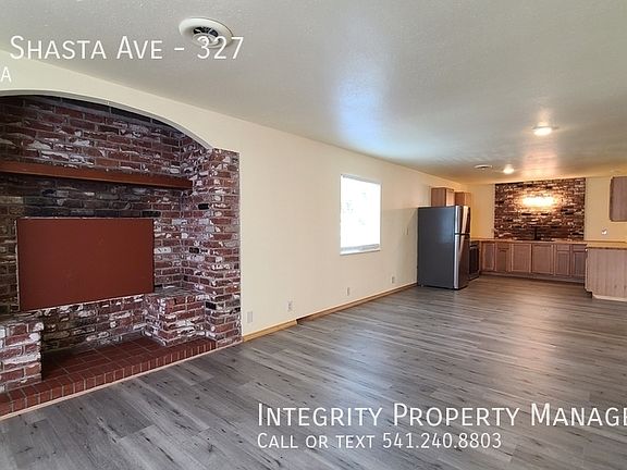 4th image of 327 S Shasta Ave #327