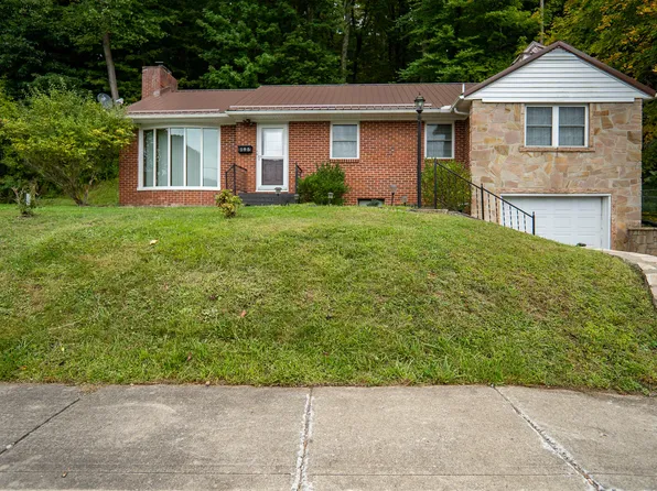 195 W Virginia Ave, Rainelle, WV 25962