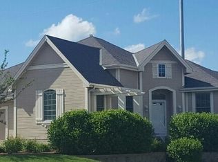 17302 Pierce Cir, Omaha, NE 68130