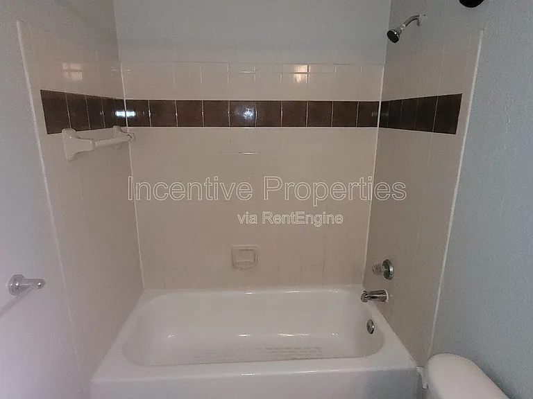5956 Westgate Dr #102 — Photo 11
