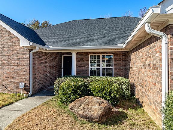 2nd image of 2078 Lake Forest Drive