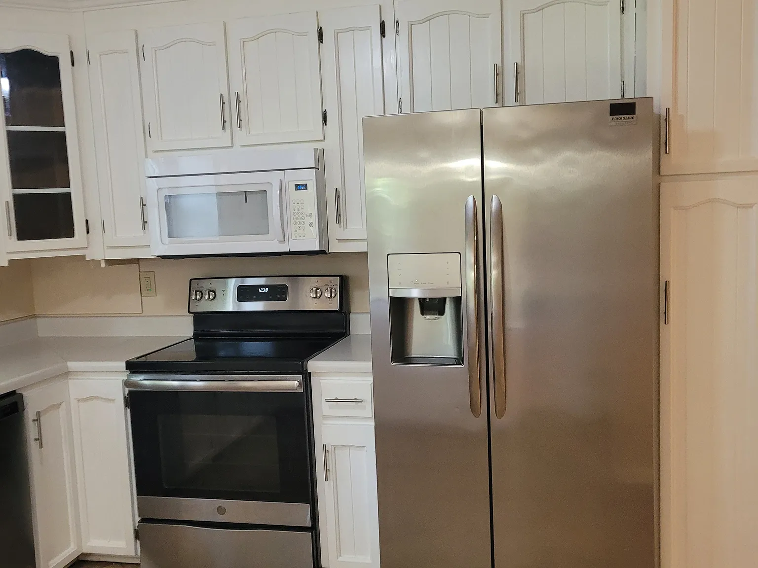 4 bed, 2.5 bath, 2550 sqft, $2,700 — Photo 4