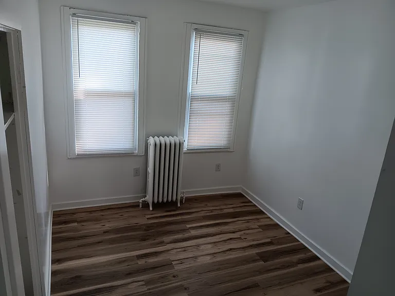1530 W Oakdale St — Photo 9
