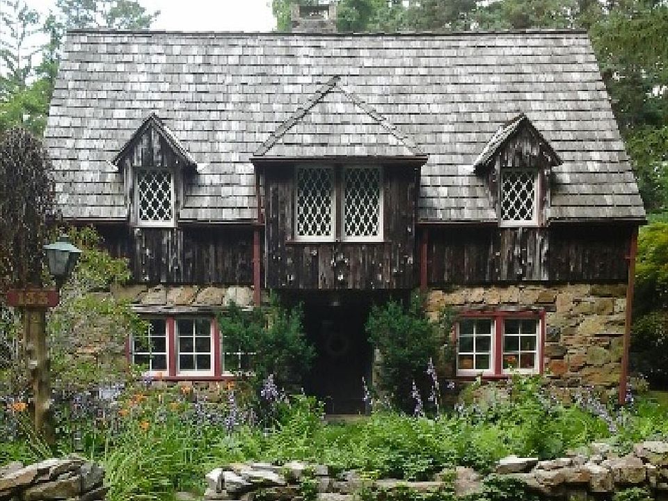 2nd image of 133 Grandview Rd