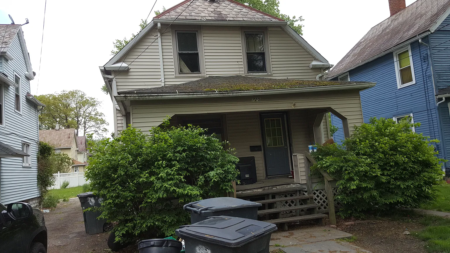 720 Vine Ave NE photo 1