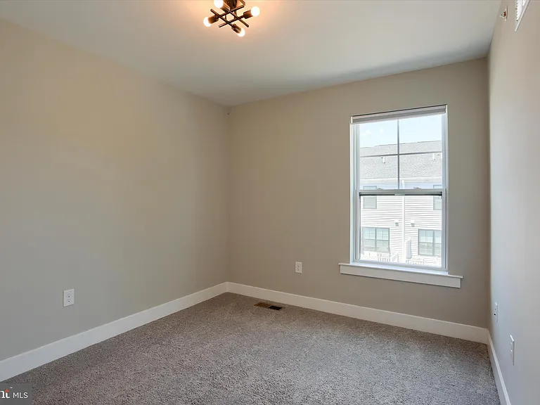 320 Walnut St — Photo 18
