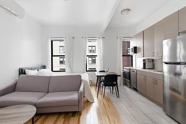 1st image of 47 W 71st St APT 4R