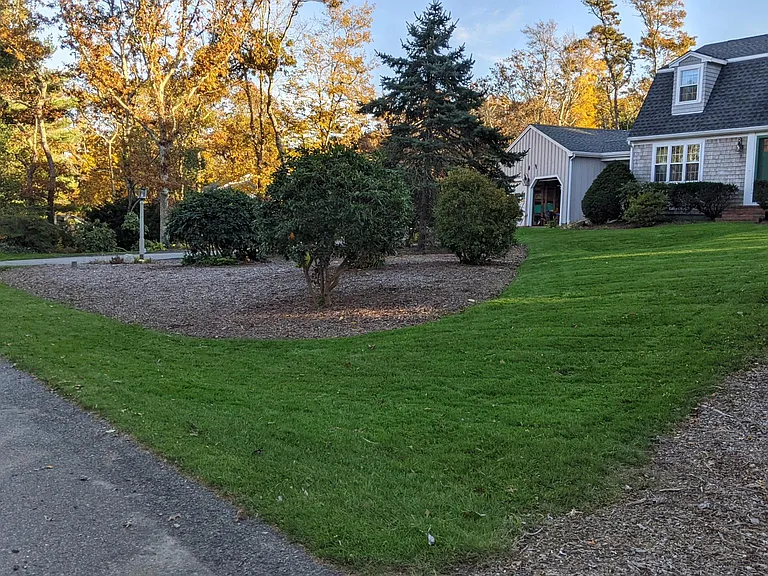 4 Bluff Rd — Photo 2