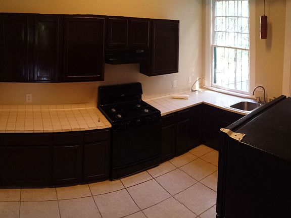 3rd image of 3950 Louisiana Avenue Pkwy