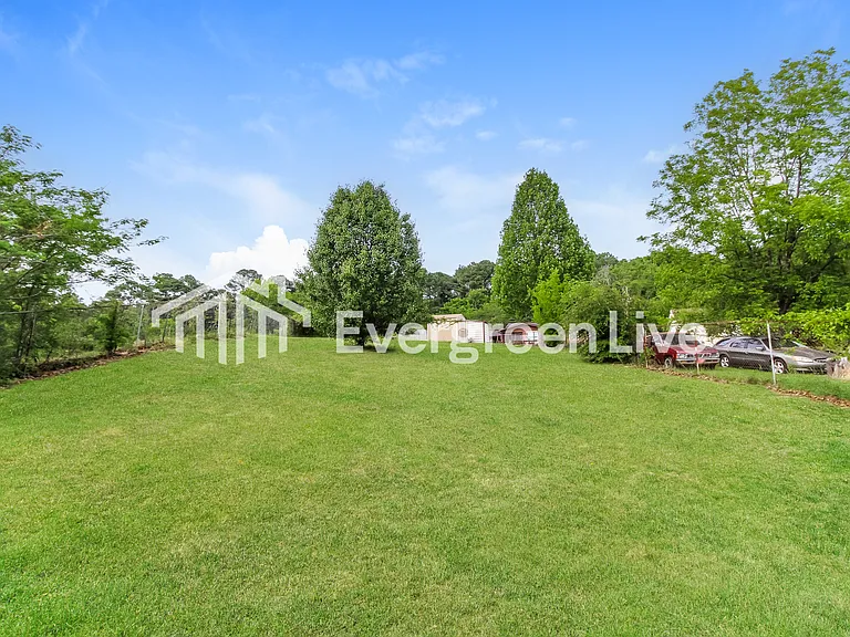 528 Leewood Ln — Photo 15