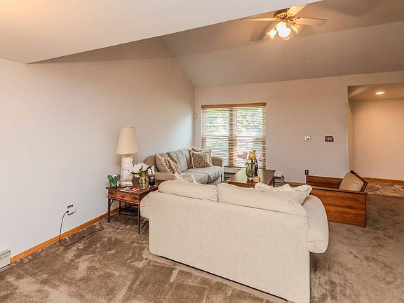 5th image of 138 Thimbleberry Rd