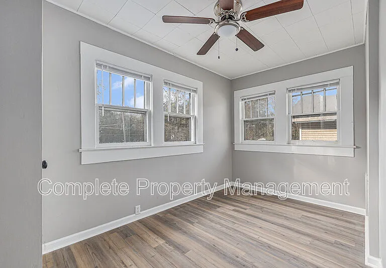 1174 Birmingham St — Photo 8