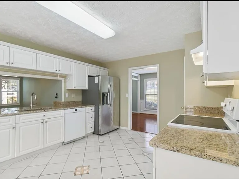 850 Madison Chase Way — Photo 13