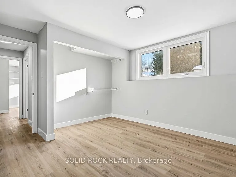 2158 Fillmore Cres — Photo 16