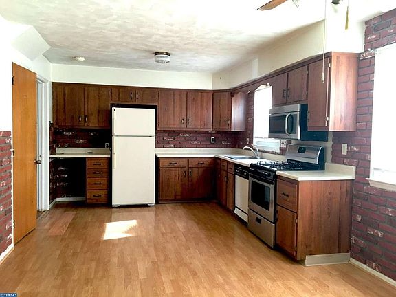5th image of 107 Dunbarton Dr