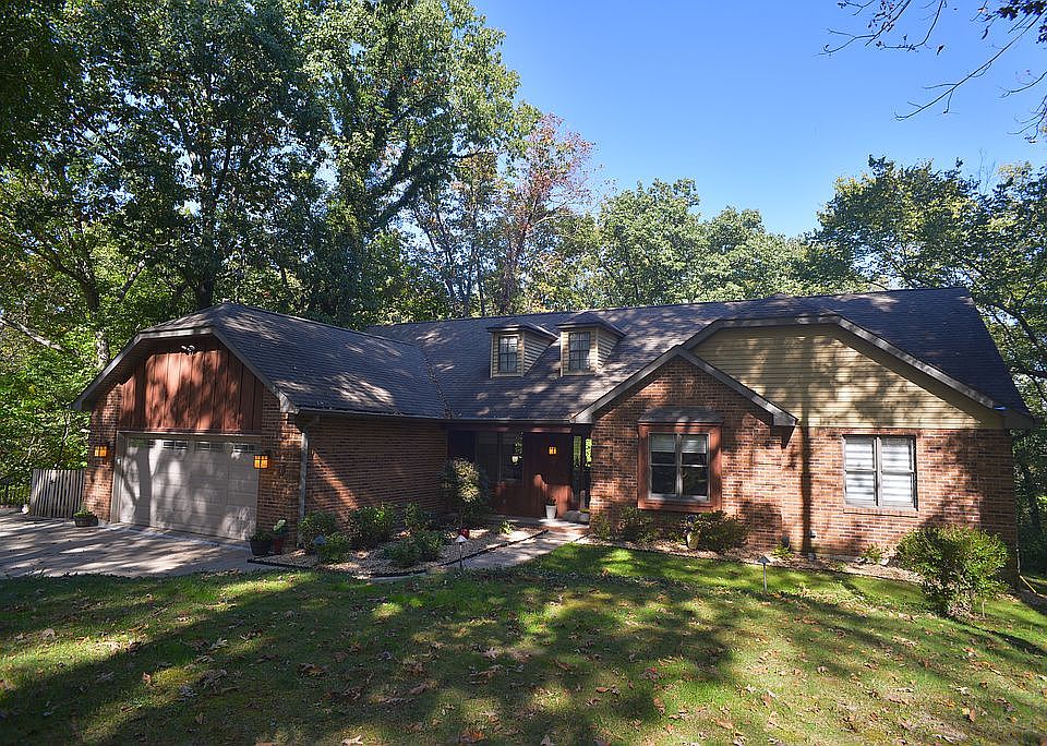 Peaceful Wooded Retreat!