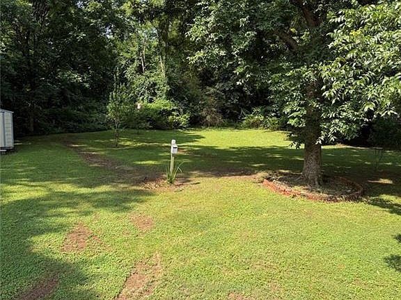 5th image of 2370 Pine Valley Rd