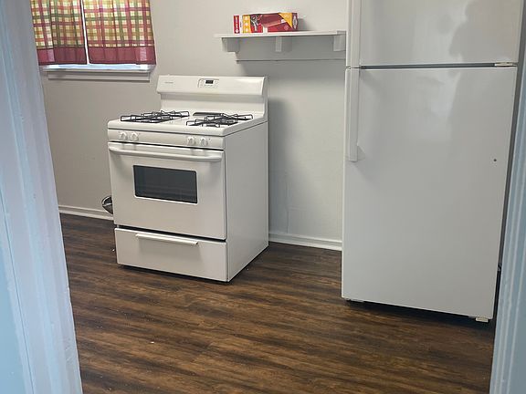 5th image of 3214 46th St APT D