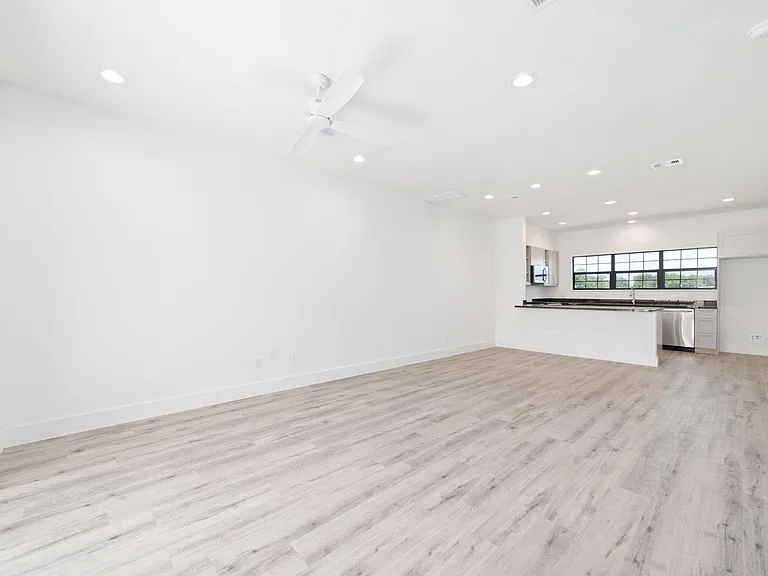 11924 N Hoa Sen Cir — Photo 16