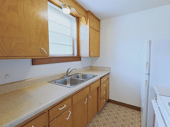 4th image of 4321 Holdrege St #3