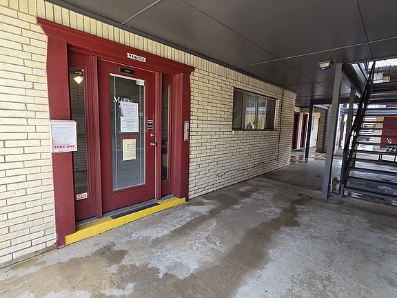 Stop by the manager's office for a tour or application!
4809 E. 34th St.
Tulsa, OK 74135