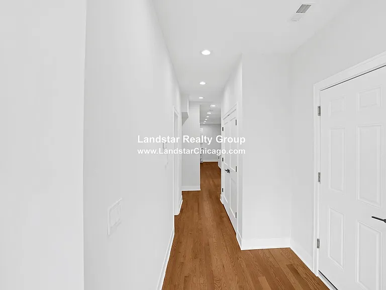 1055 W Pratt Blvd #2A — Photo 3