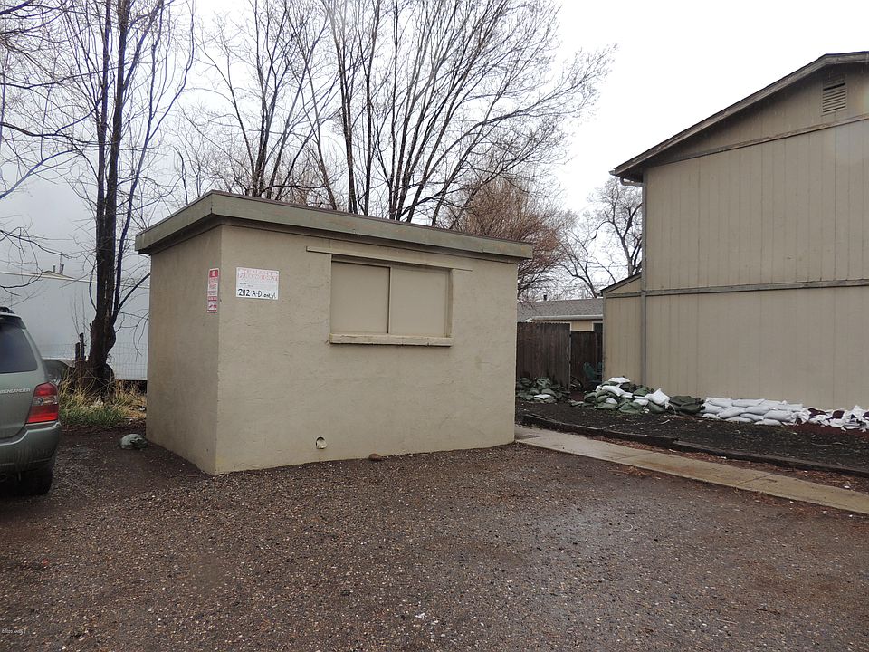 2nd image of 2112 N East St