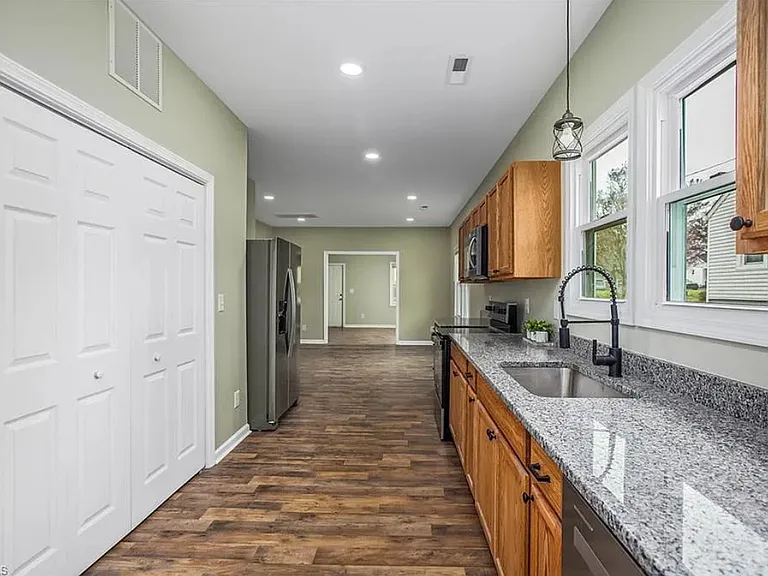 2335 NW Greenway Ave — Photo 4
