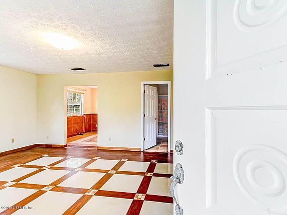 5th image of 7523 Park City Dr