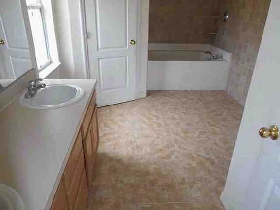 2nd image of 2071 Fawn Meadow Cir