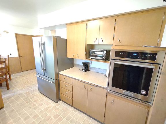 5th image of 516 Welton St
