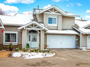 6926 Lake Ter E, Woodbury, MN 55125