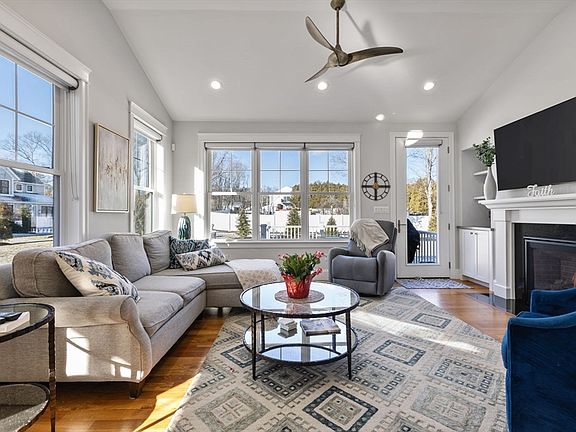 3rd image of 15 Rowell Ln #15