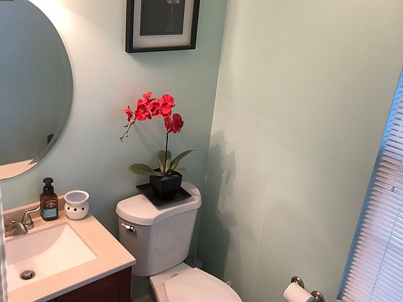 5th image of 506 Vera Ct