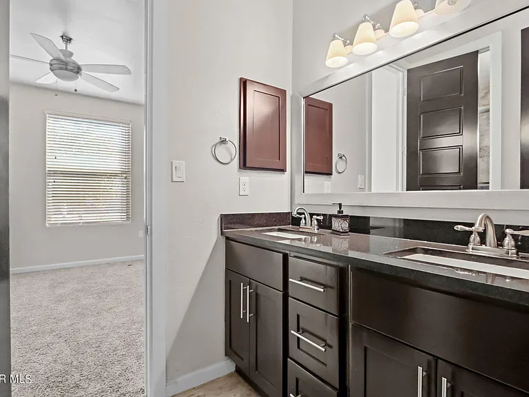 400 Royal Crown Rd — Photo 28