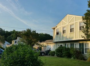 14 Watts Dr, Hampton, VA 23666