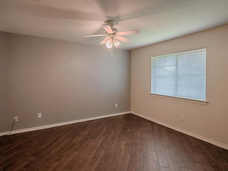 3612 Oldenburg Ct — Photo 4