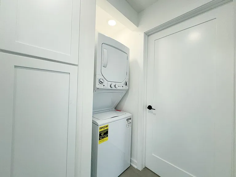 321 S Fickett St — Photo 16