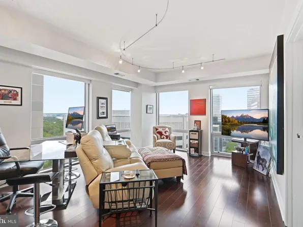 1111 19th St N APT 2003, Arlington, VA 22209