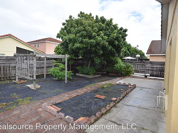 3rd image of 259 Tuscany Pointe Ave