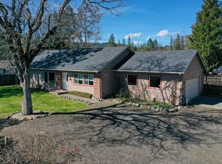551 Alpine Ave, Shady Cove, OR 97539