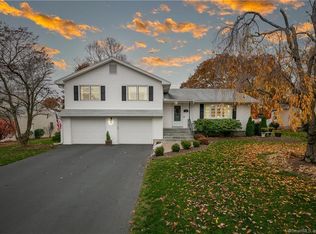 150 W Ridge Dr, West Hartford, CT 06117