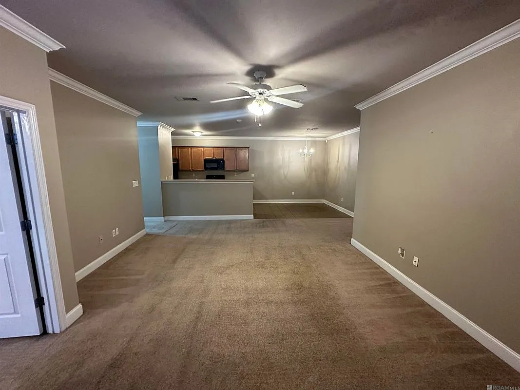 Building Photo - 900 Dean Lee Dr #705