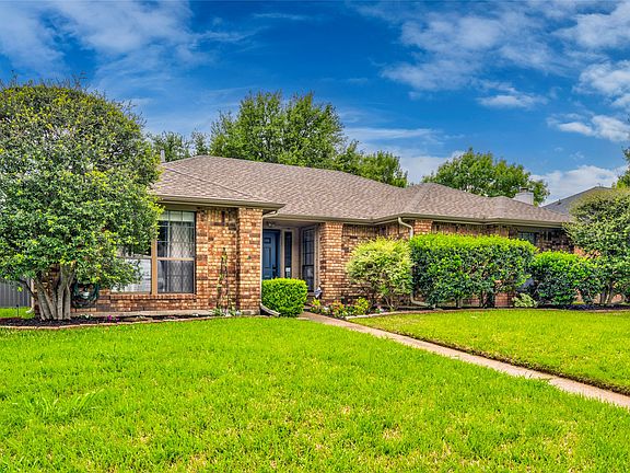 2nd image of 2002 Lansdown Dr